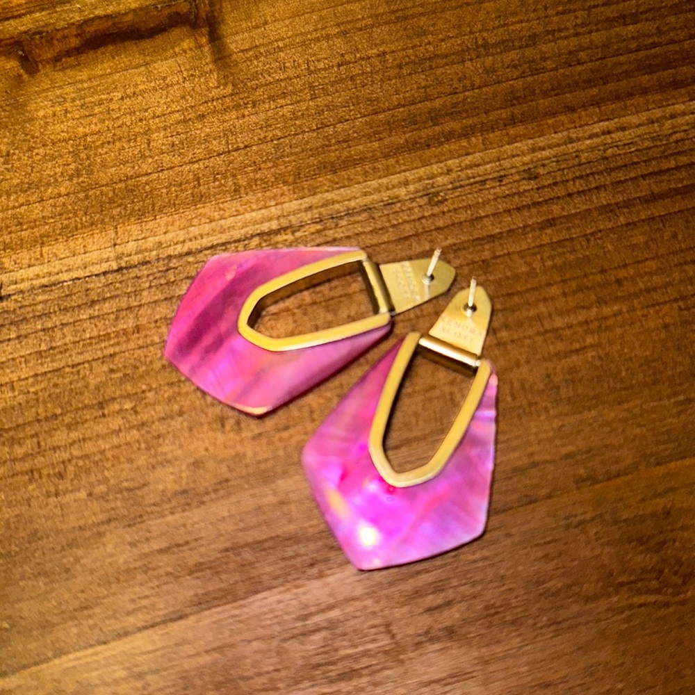 Kendra Scott Kensley Gold Hoop Earrings In Azalea Illusion